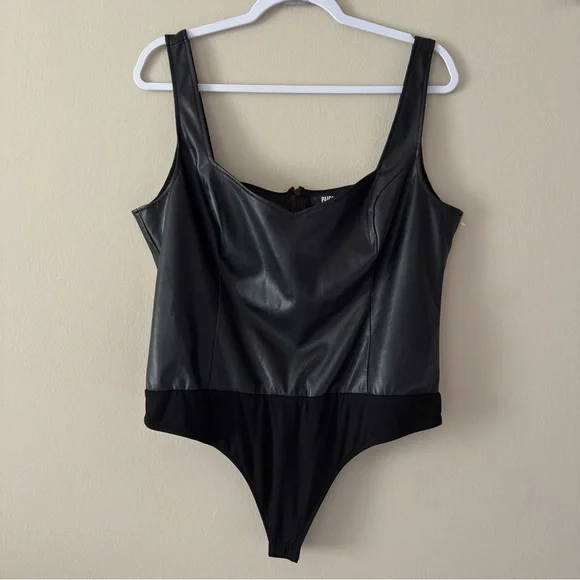 Paige Rinna Faux Leather V Neck Bodysuit Size XL - Picture 6 of 14